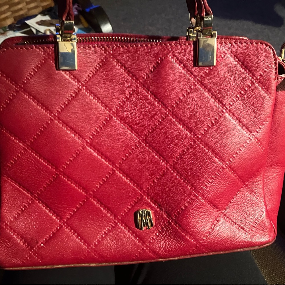 Quilted Italian Antonio Melani Leather shoulder bag/tote. Cranberry Red. ExCond
